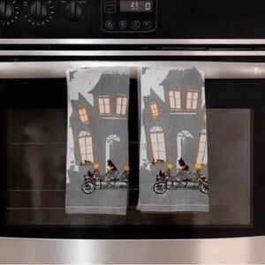 FAO Schwarz Towels Set Gray Halloween Skeleton Haunted House Kitchen Decor
